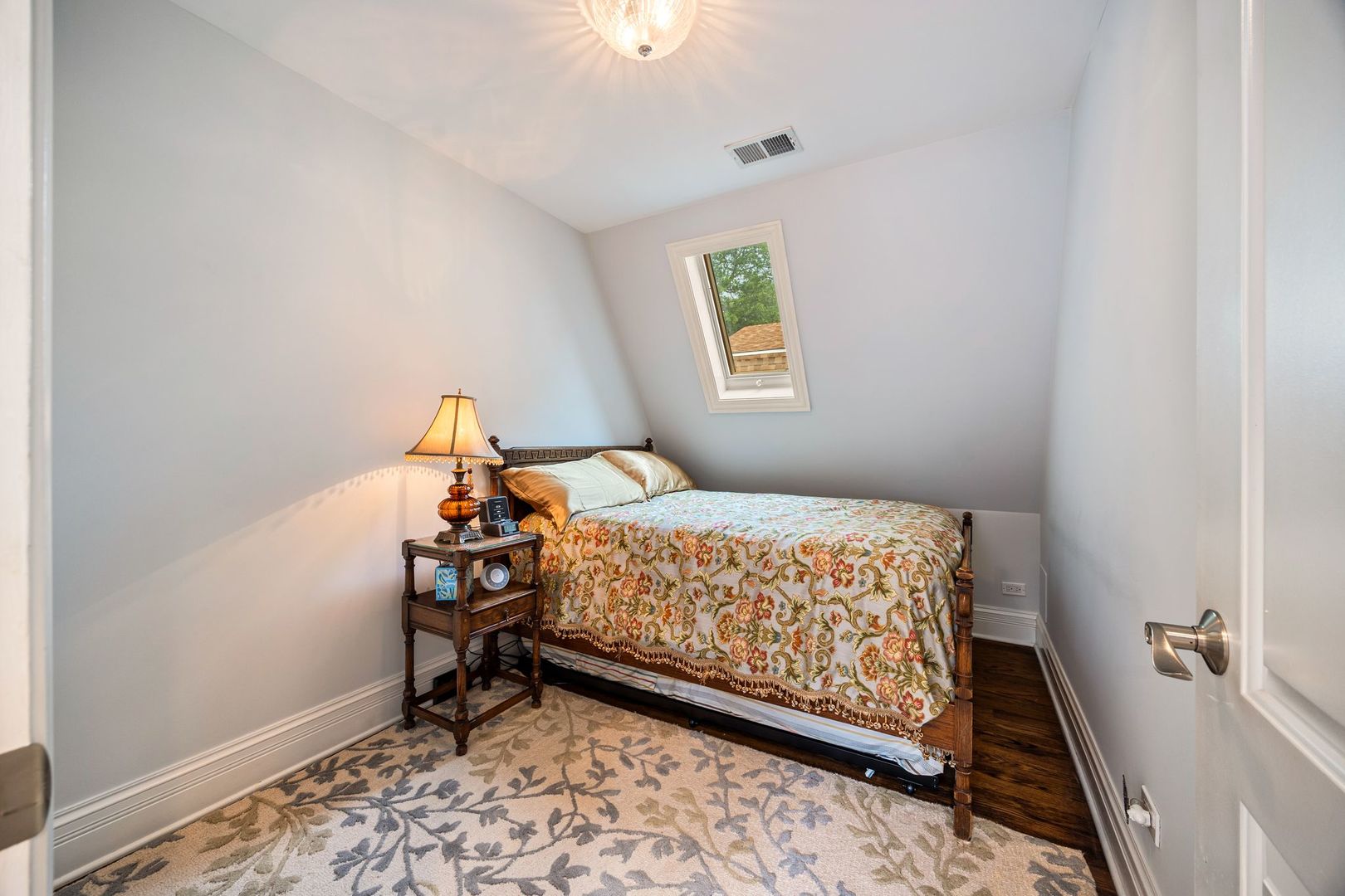 3613 N Sacramento Avenue, Chicago, IL 60618