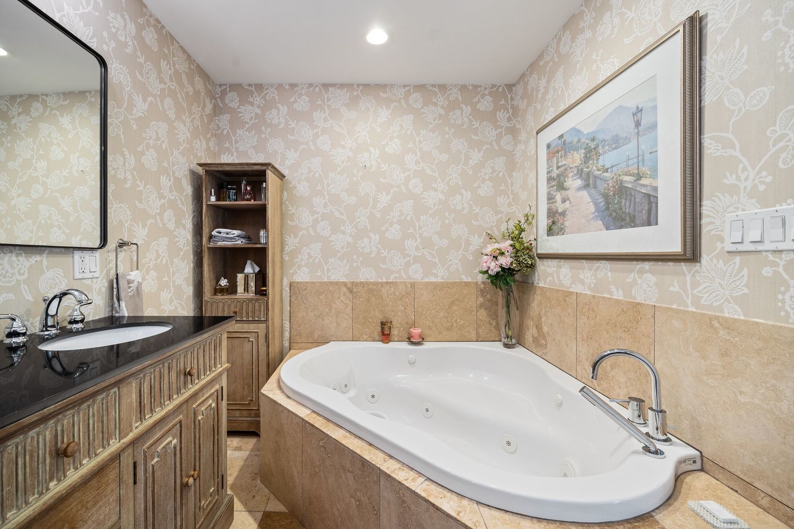 3613 N Sacramento Avenue, Chicago, IL 60618