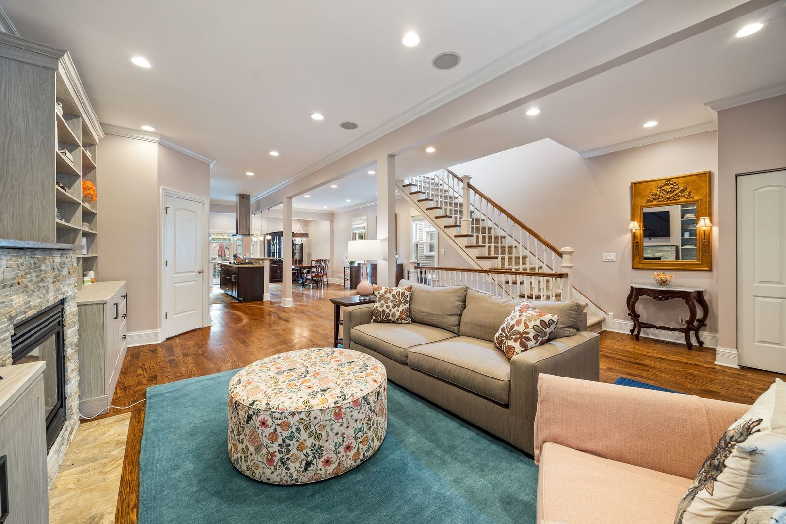 3613 N Sacramento Avenue, Chicago, IL 60618
