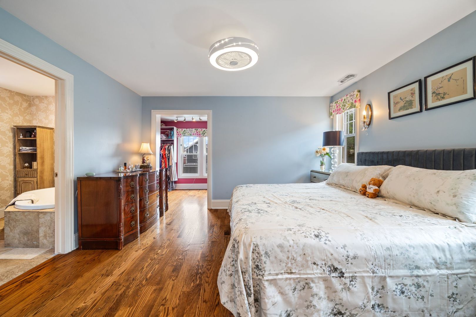 3613 N Sacramento Avenue, Chicago, IL 60618