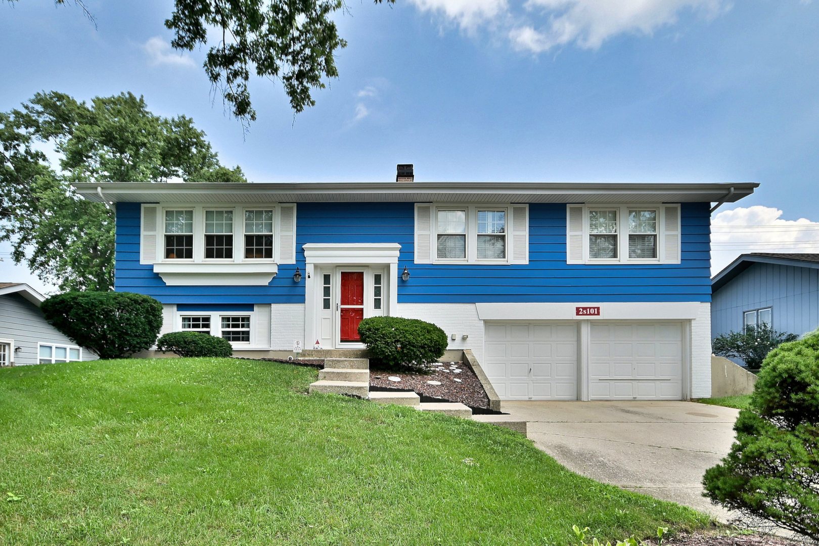 2S101 Avondale Lane, Lombard, IL 60148