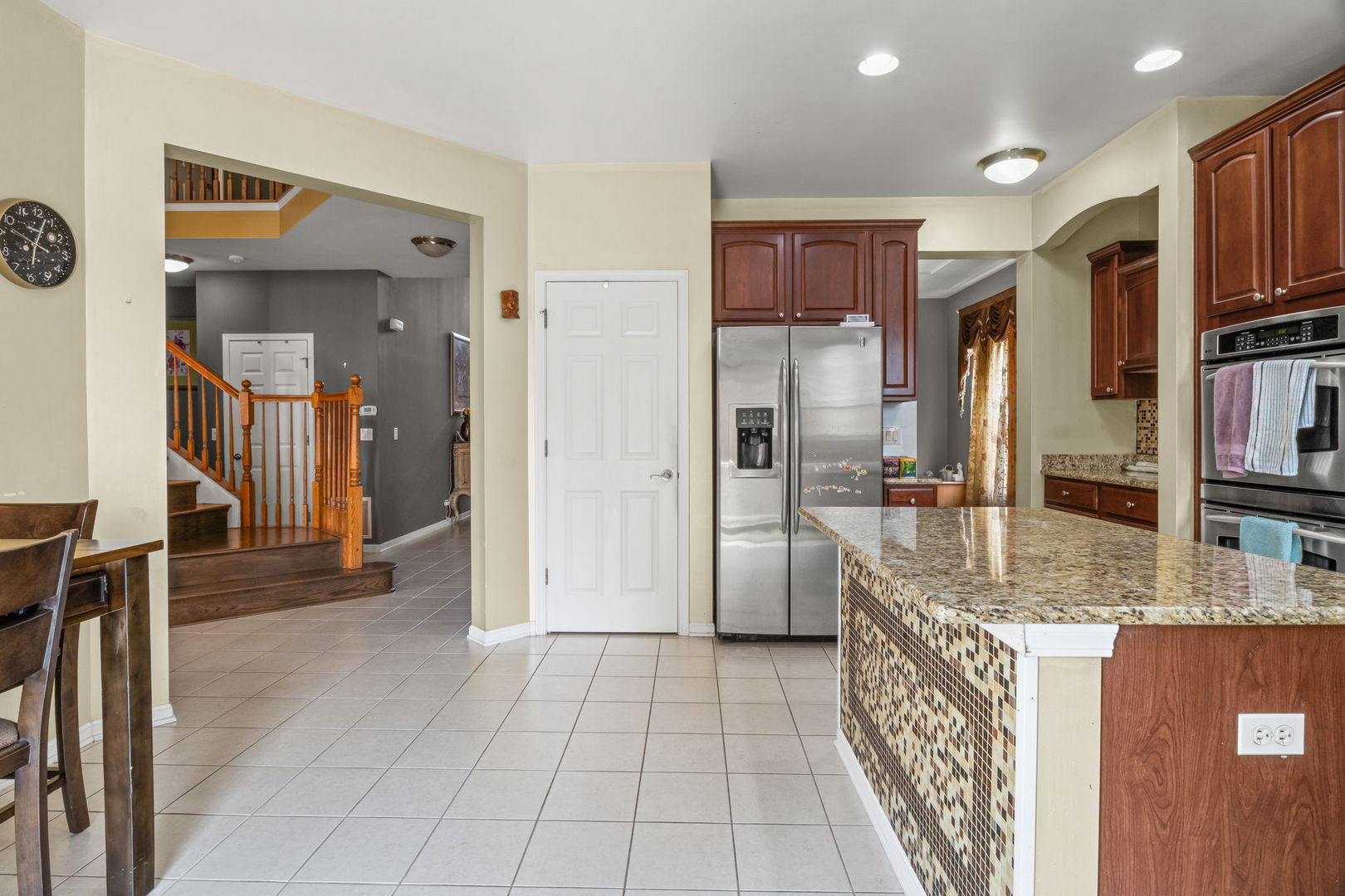 356 Post Oak Circle, West Chicago, IL 60185