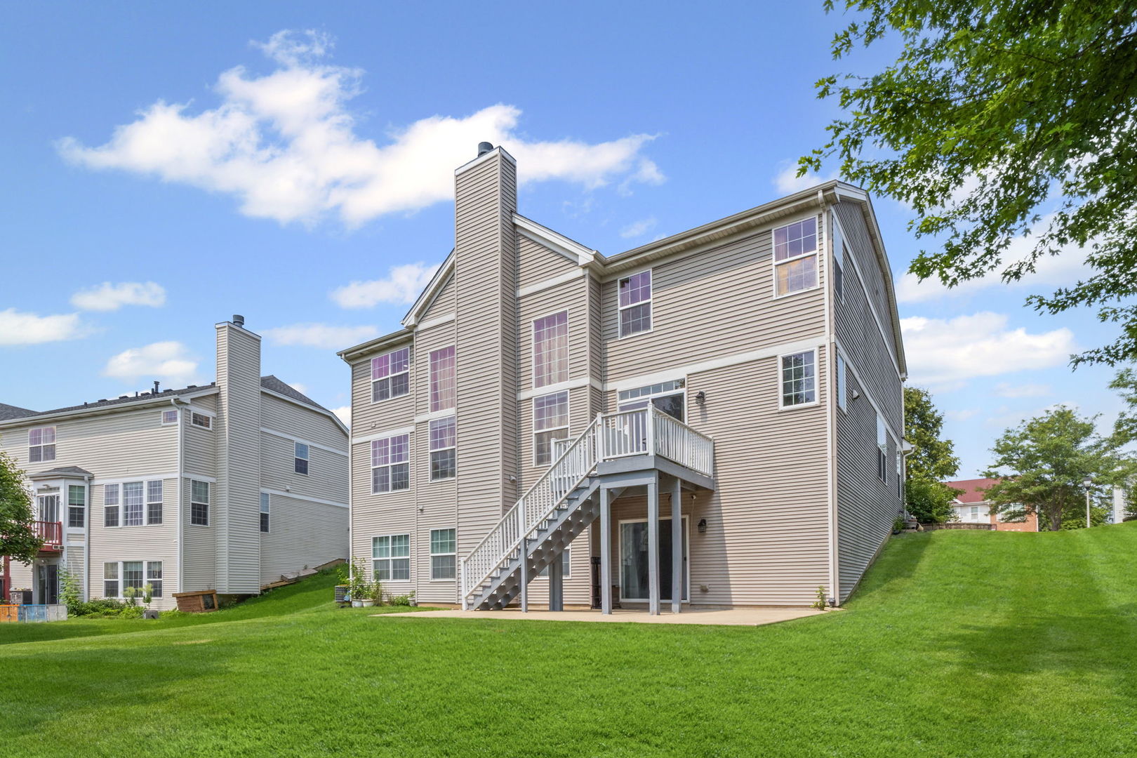 356 Post Oak Circle, West Chicago, IL 60185