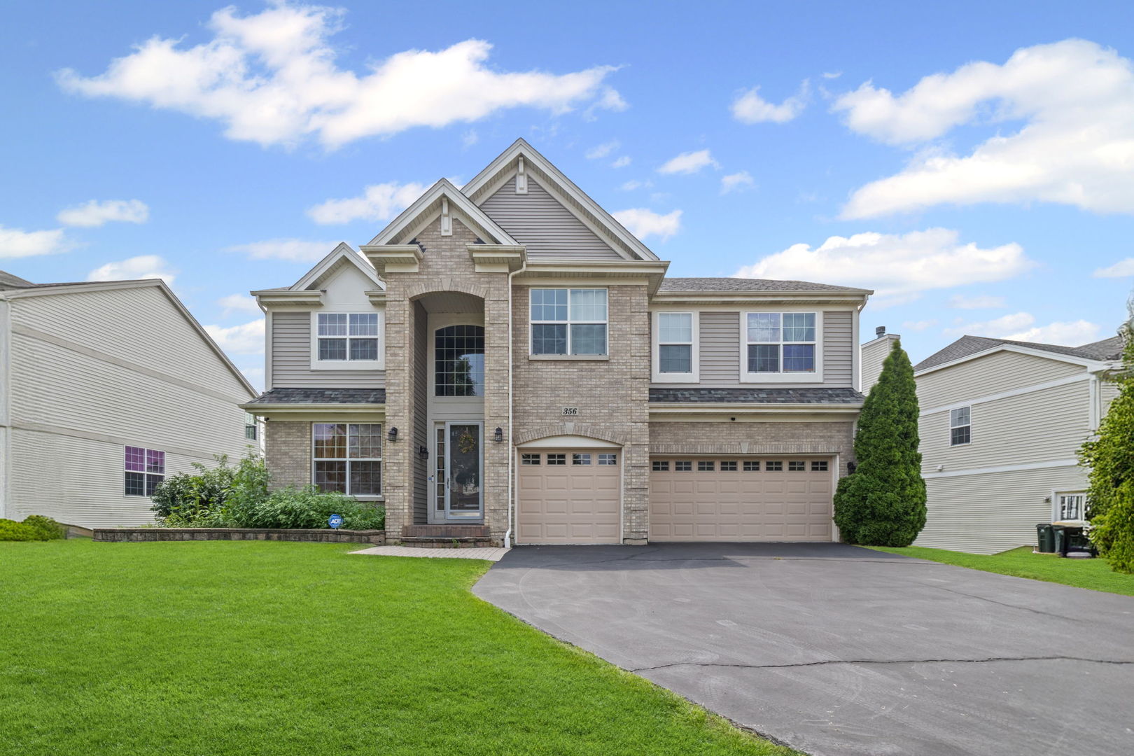 356 Post Oak Circle, West Chicago, IL 60185