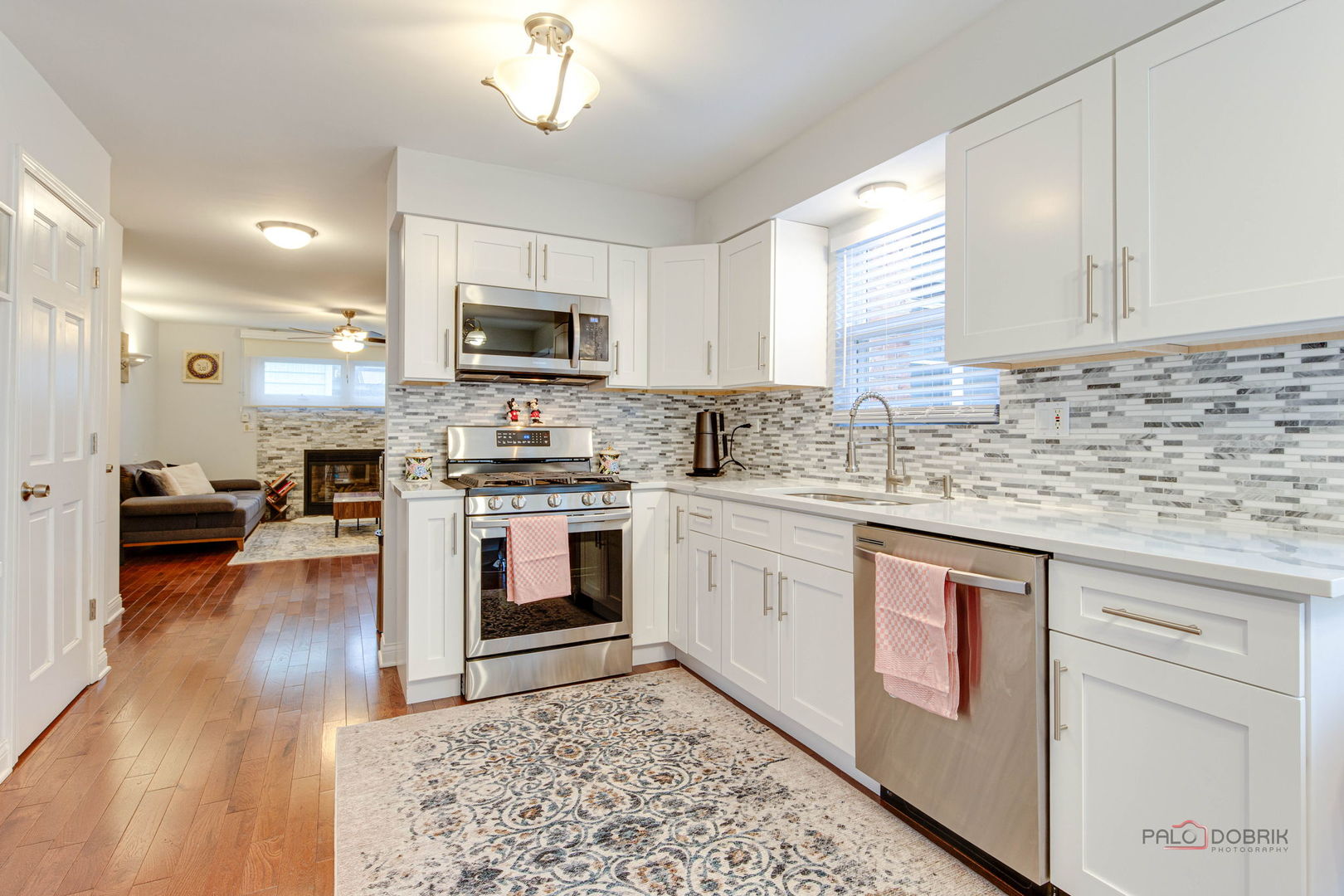 1805 W Willow Lane, Mount Prospect, IL 60056