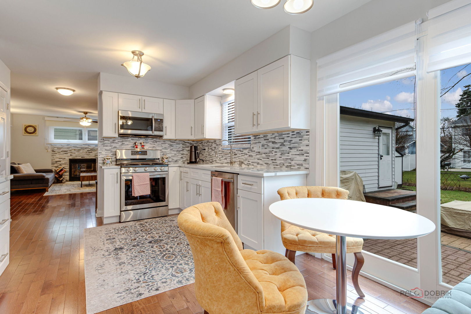 1805 W Willow Lane, Mount Prospect, IL 60056