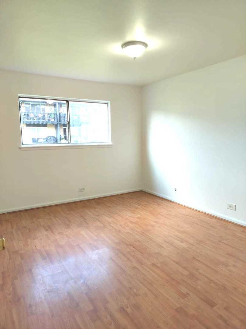 5B Kingery Quarter #107, Willowbrook, IL 60527