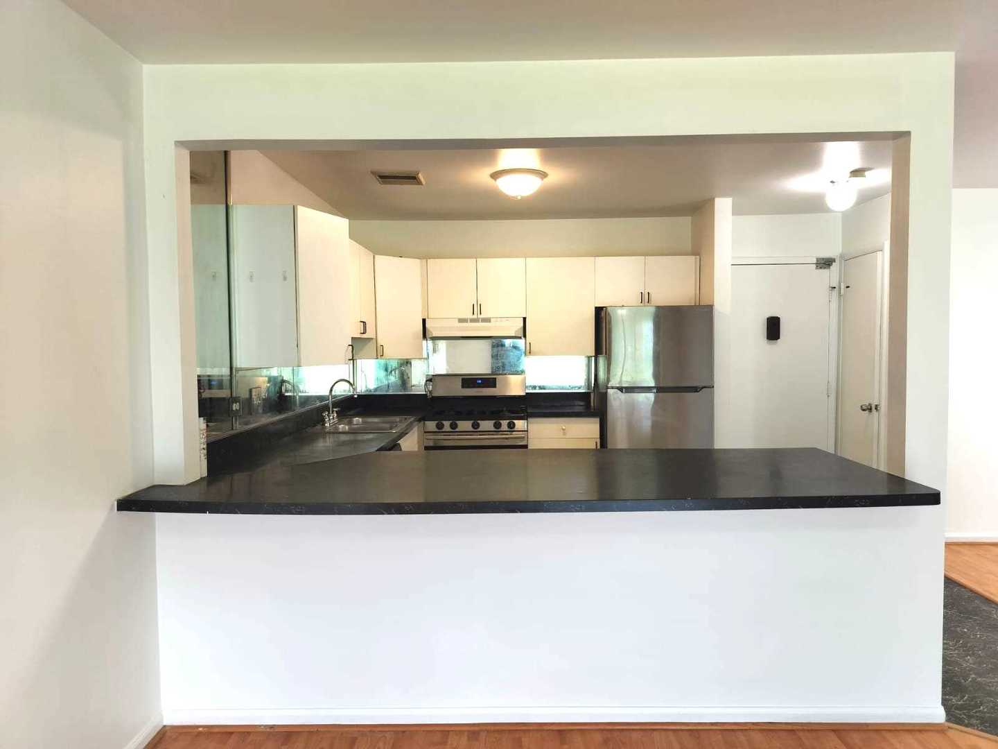 5B Kingery Quarter #107, Willowbrook, IL 60527