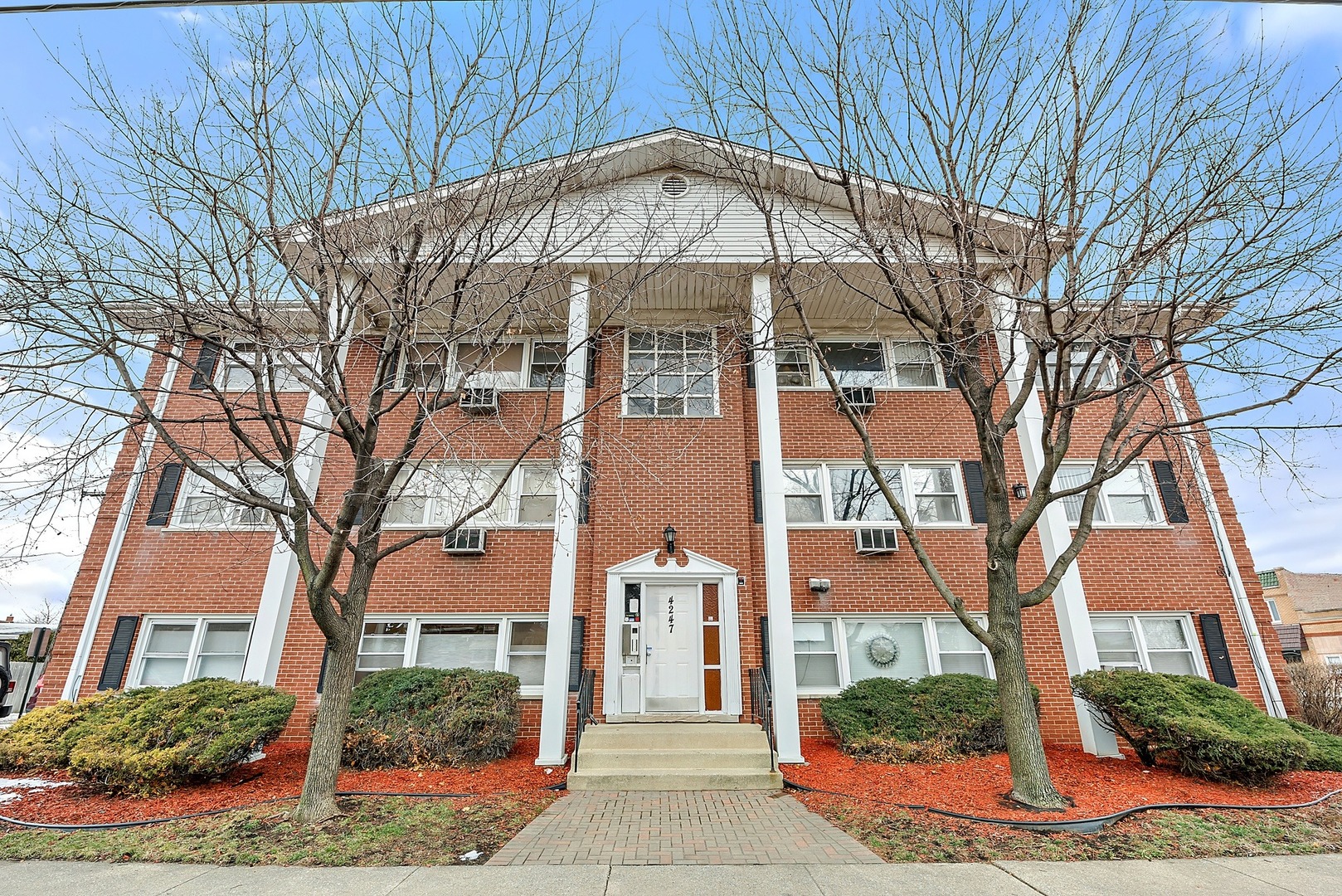 4247 Amelia Avenue #1A, Lyons, IL 60534