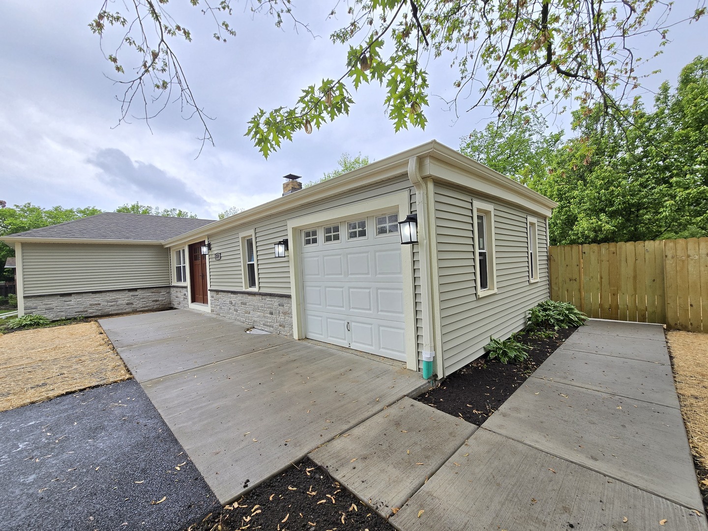 2524 GRAY Court, Waukegan, IL 60085