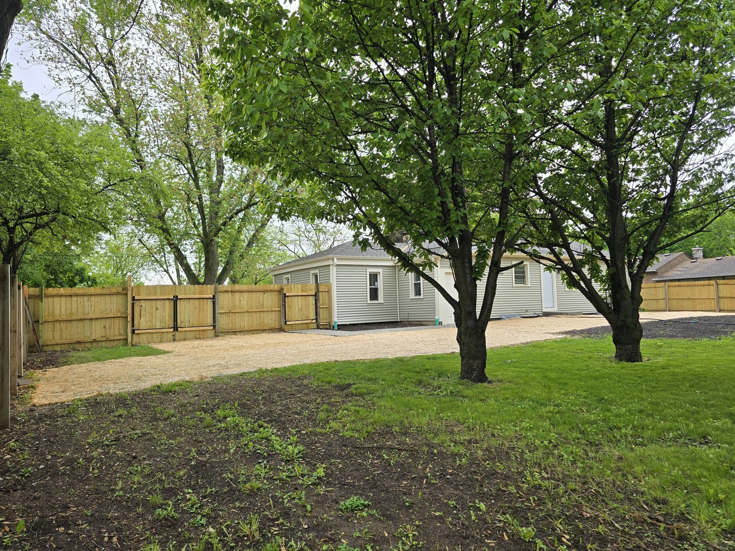 2524 GRAY Court, Waukegan, IL 60085