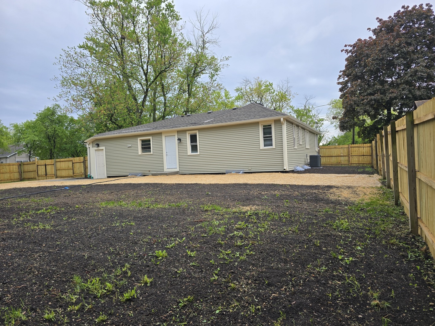 2524 GRAY Court, Waukegan, IL 60085