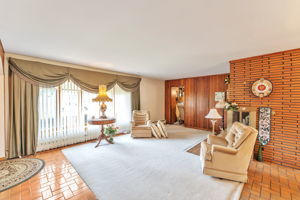 8001 Rutherford Avenue, Burbank, IL 60459