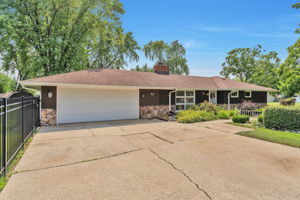 8001 Rutherford Avenue, Burbank, IL 60459