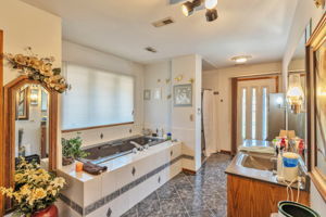 8001 Rutherford Avenue, Burbank, IL 60459