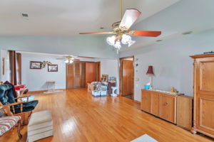 8001 Rutherford Avenue, Burbank, IL 60459