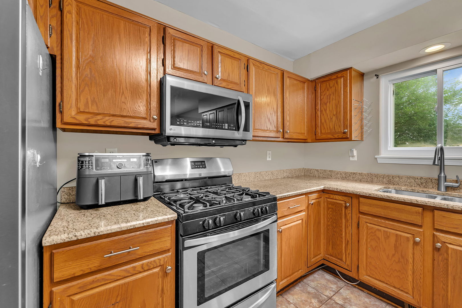 13840 S Petersburg Drive, Plainfield, IL 60544