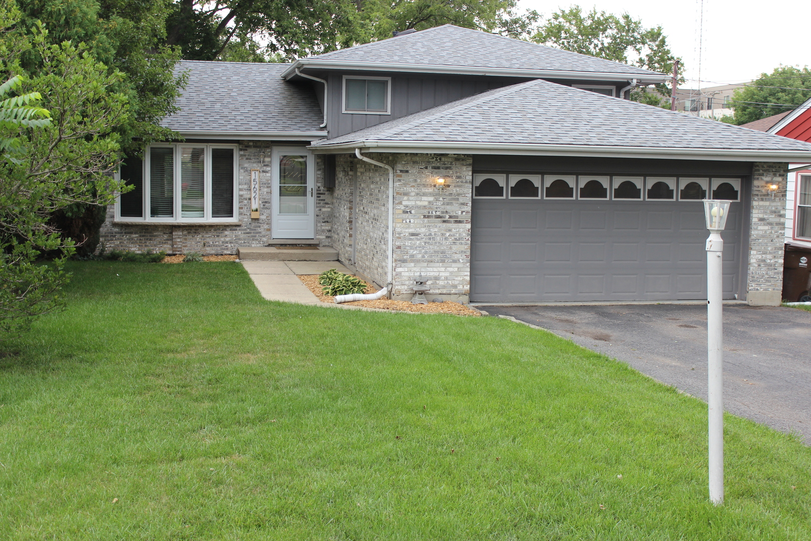 15621 LAMON Avenue, Oak Forest, IL 60452
