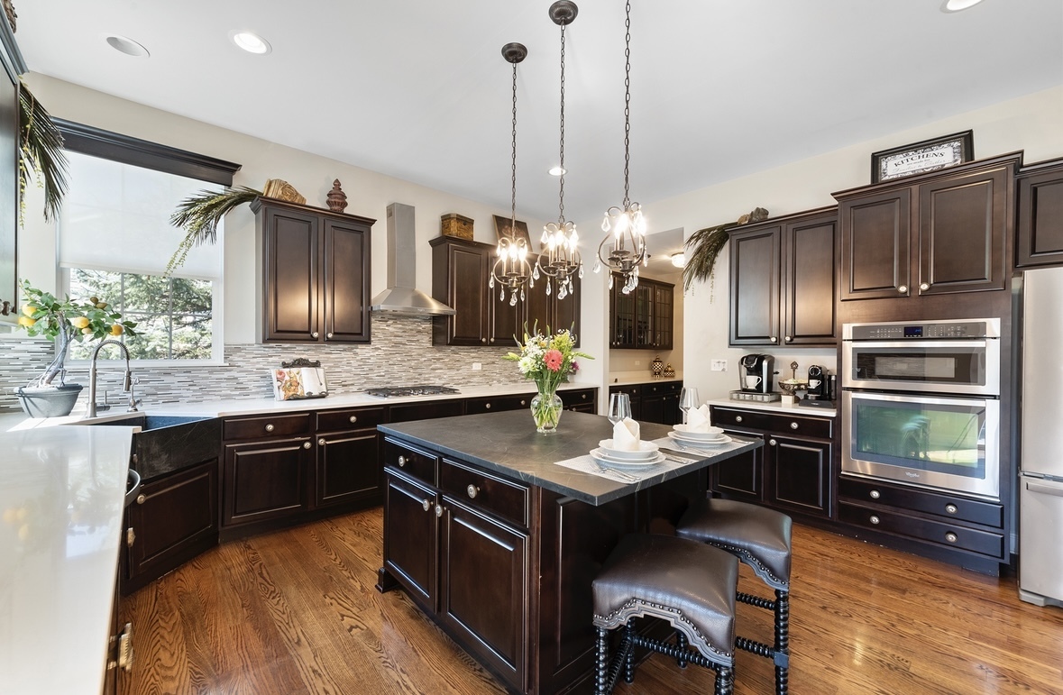 4545 Foxgrove Drive, St. Charles, IL 60175