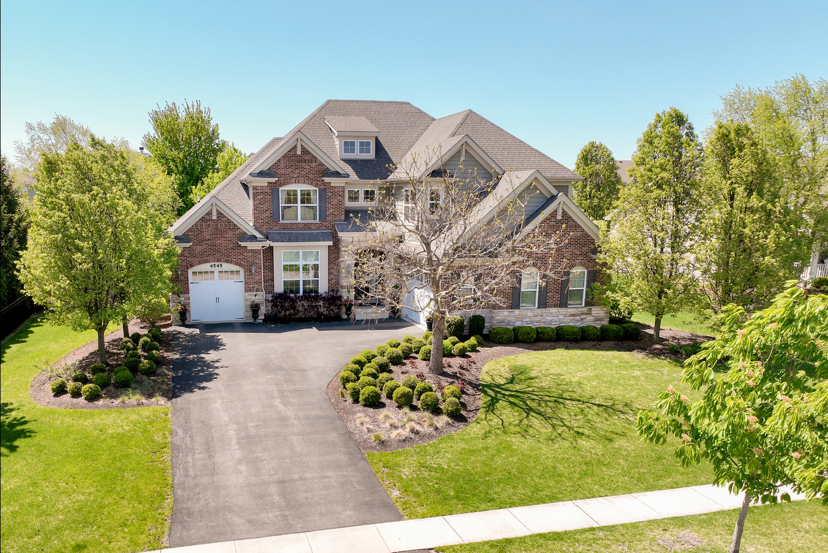 4545 Foxgrove Drive, St. Charles, IL 60175