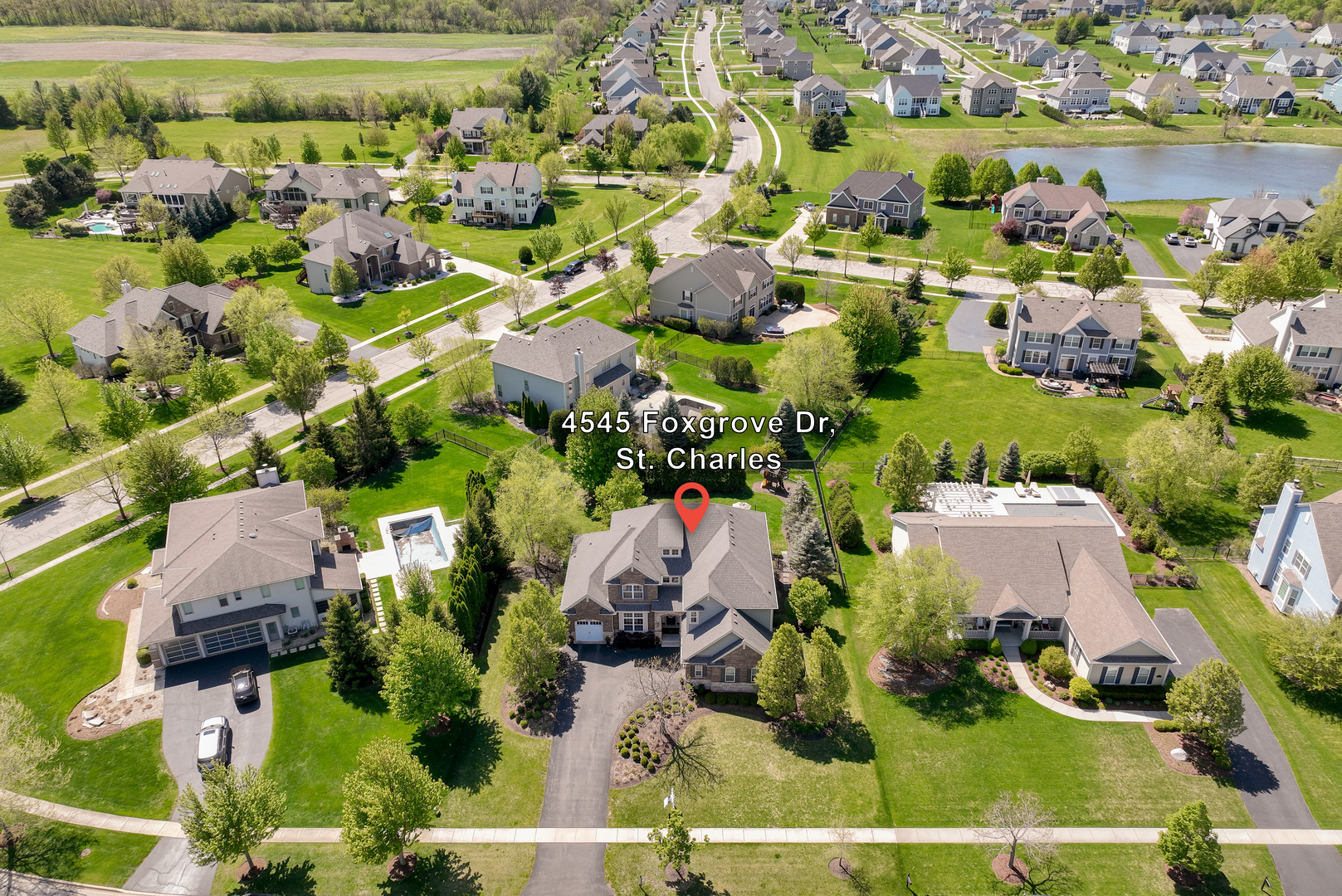 4545 Foxgrove Drive, St. Charles, IL 60175