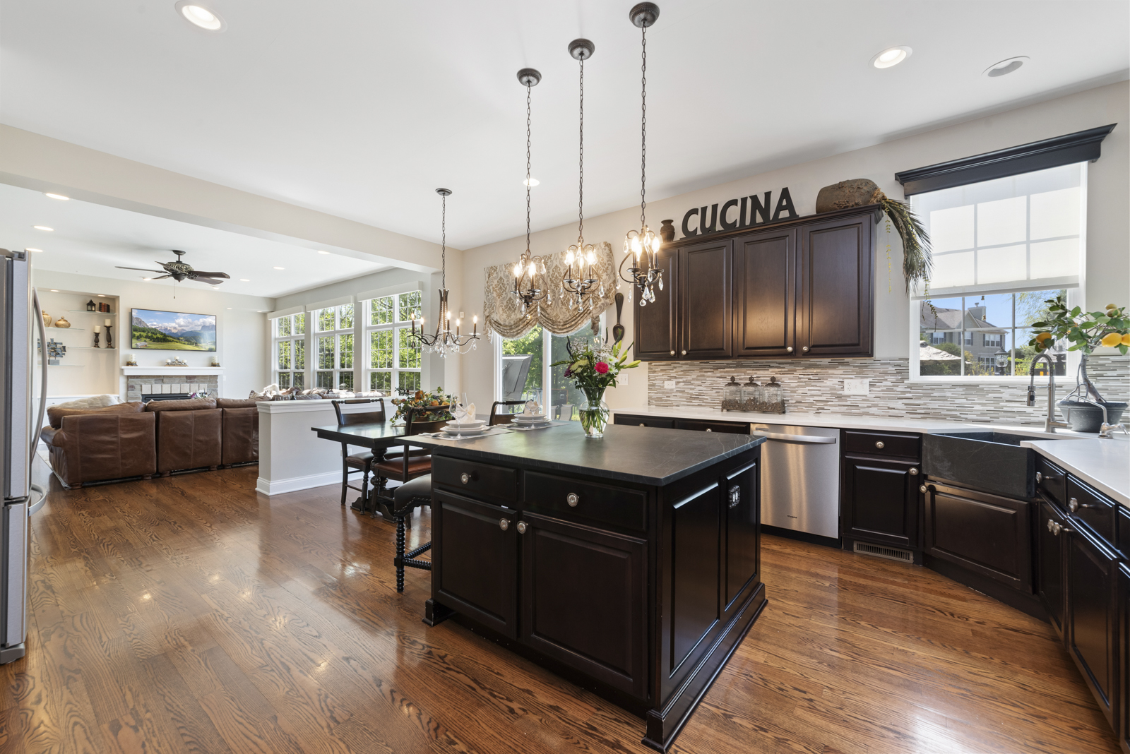 4545 Foxgrove Drive, St. Charles, IL 60175
