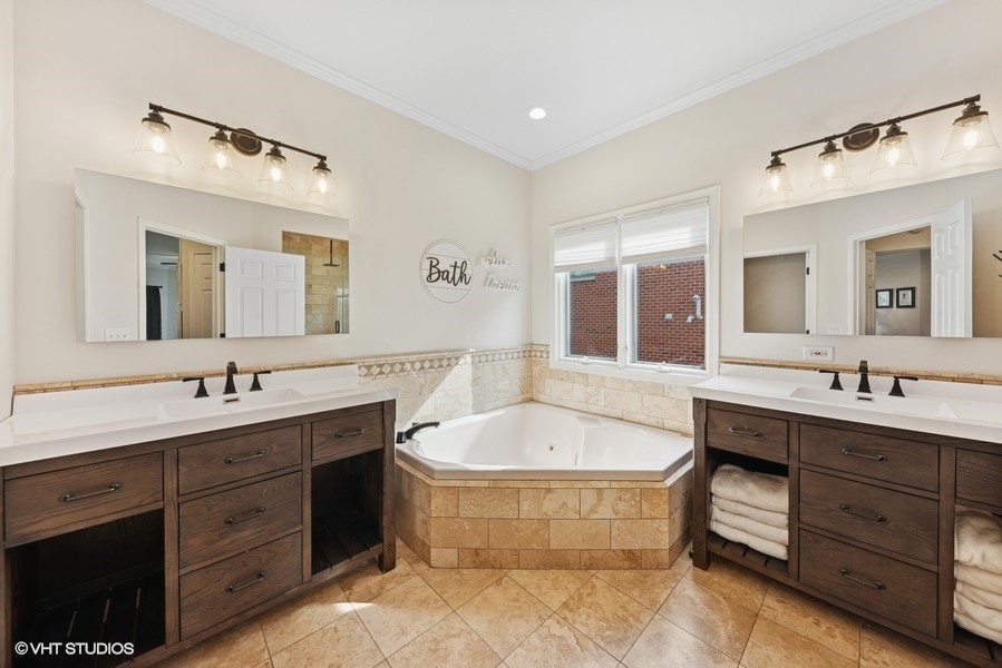 21827 W RIVIERA Court, Ivanhoe, IL 60060