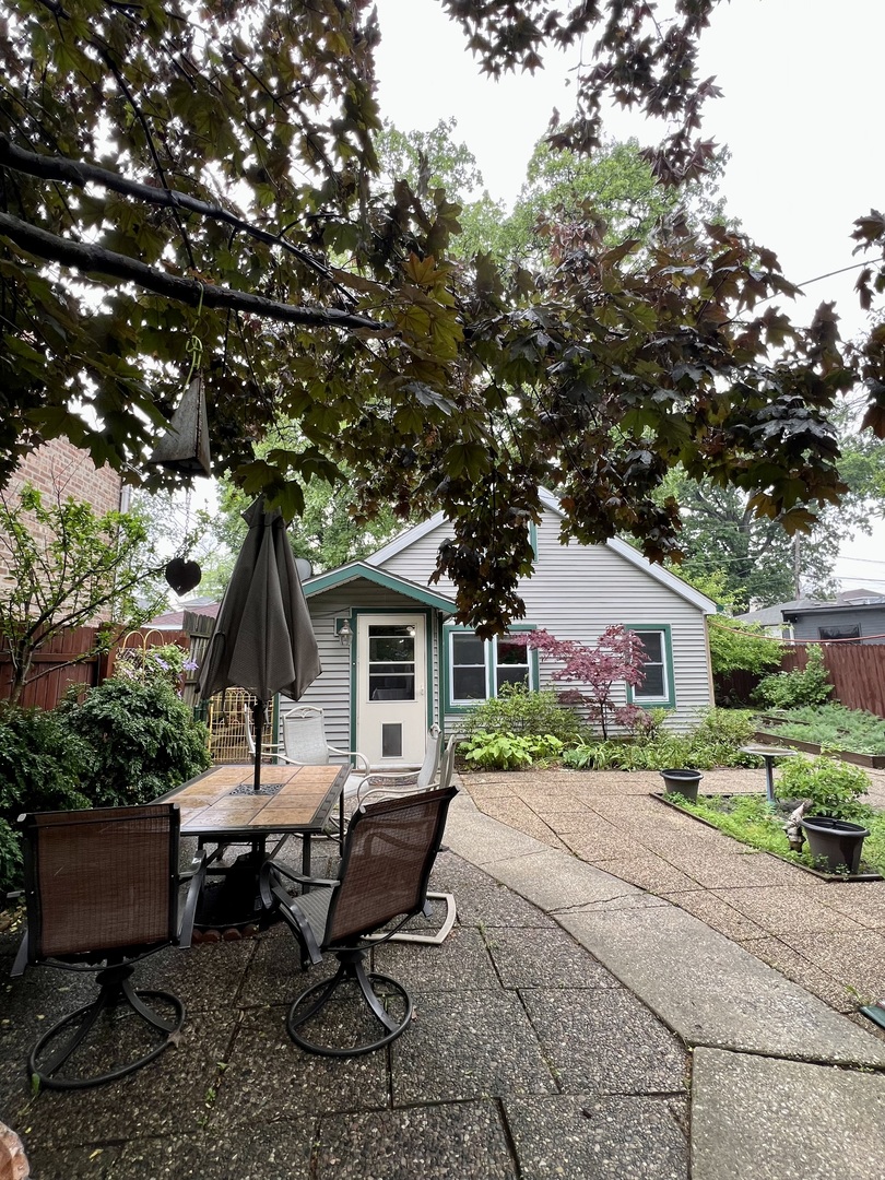 2110 N Mobile Avenue, Chicago, IL 60639