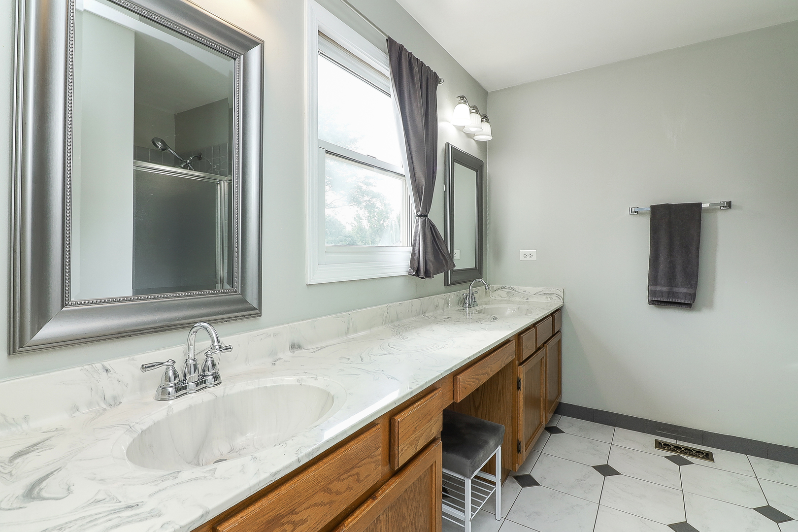 3 Hickory Oaks Court, Bolingbrook, IL 60490