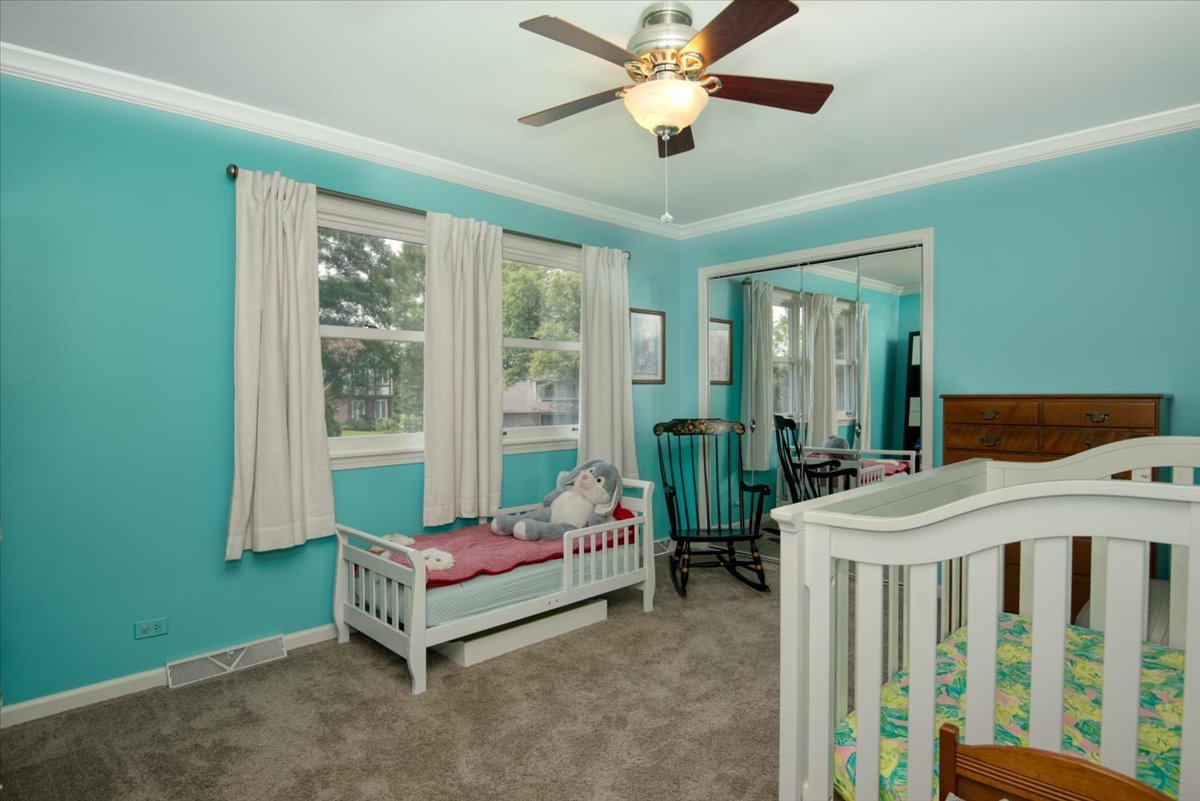 1S339 Marys Lane, Lombard, IL 60148
