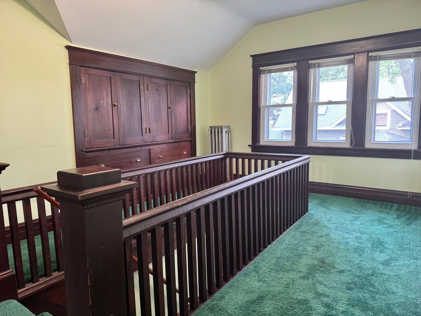 2858 CURTIS Street, Des Plaines, IL 60018