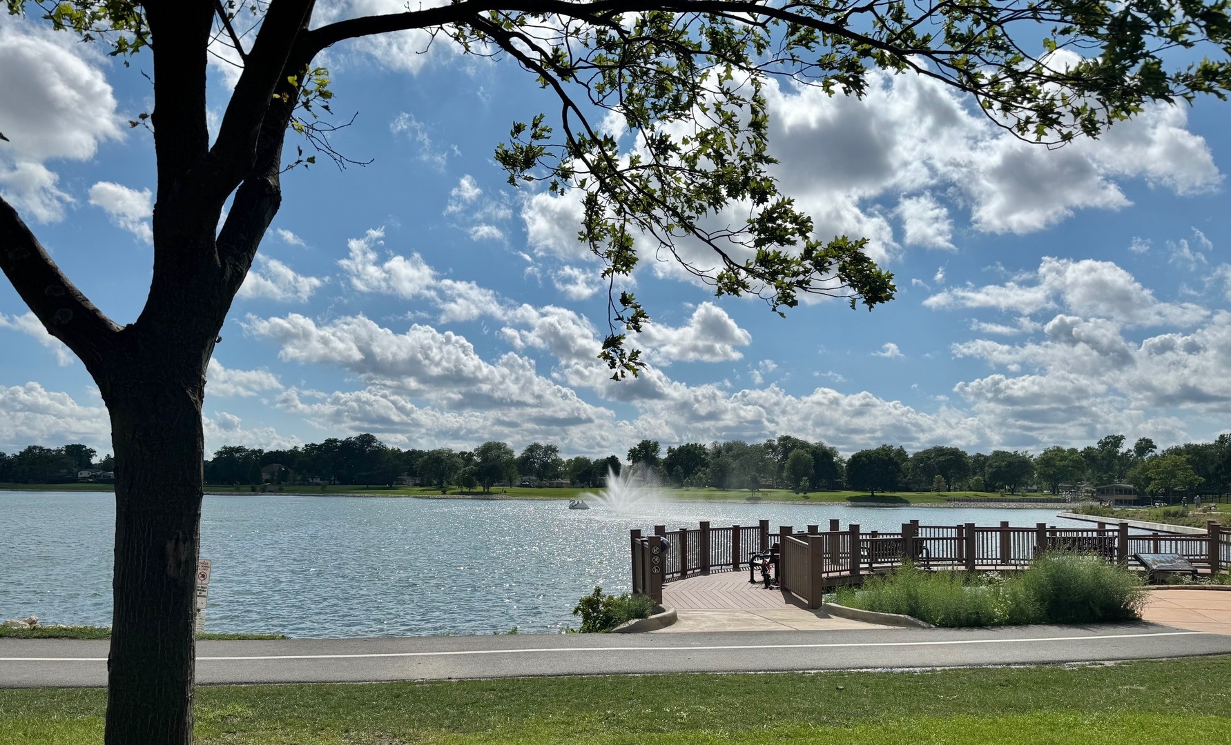 2858 CURTIS Street, Des Plaines, IL 60018