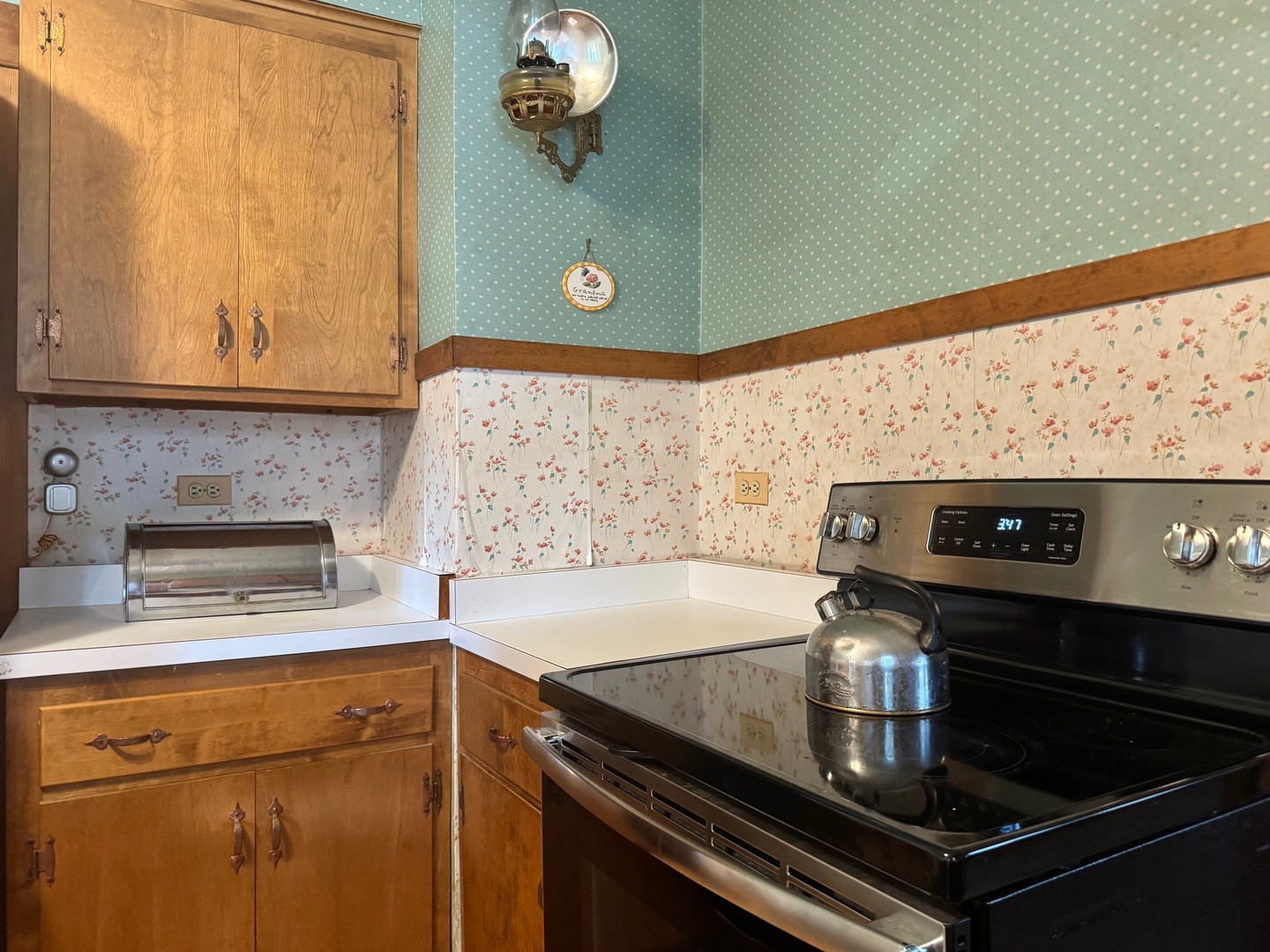 2858 CURTIS Street, Des Plaines, IL 60018