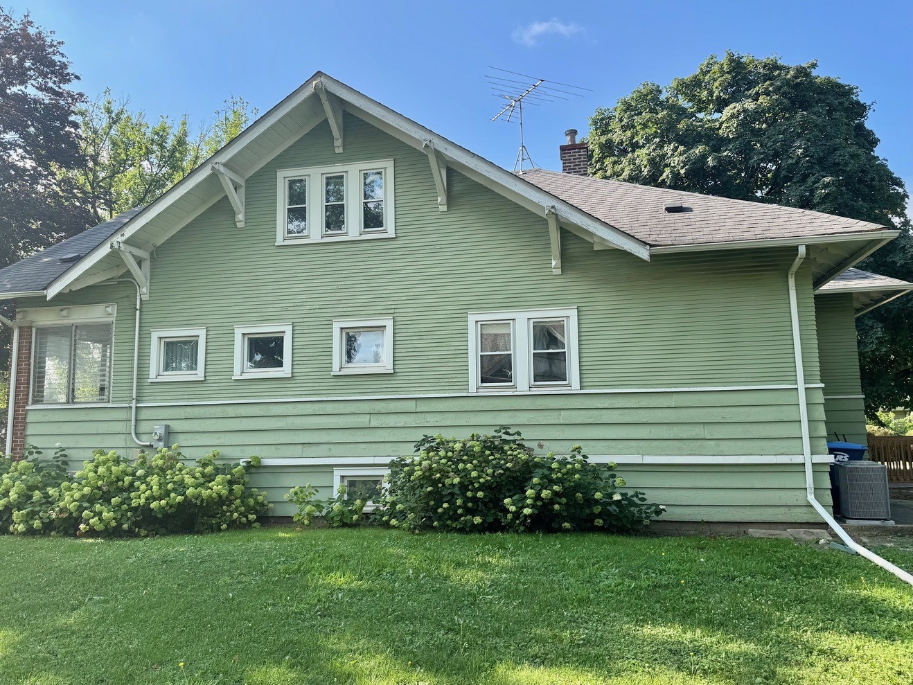2858 CURTIS Street, Des Plaines, IL 60018