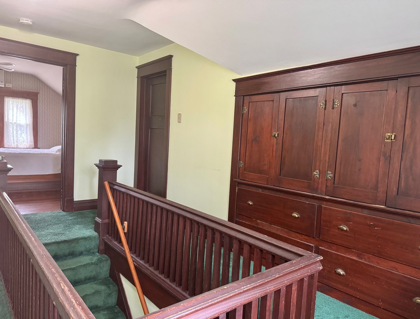 2858 CURTIS Street, Des Plaines, IL 60018