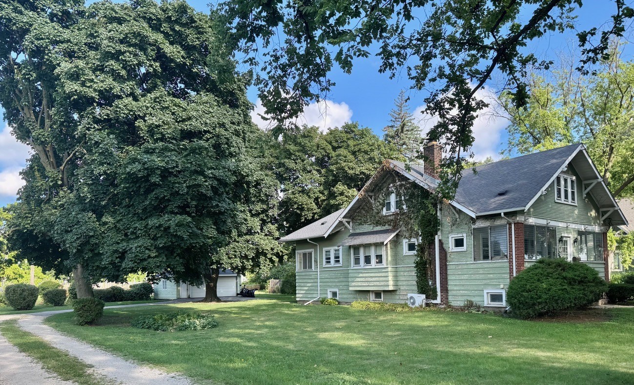 2858 CURTIS Street, Des Plaines, IL 60018