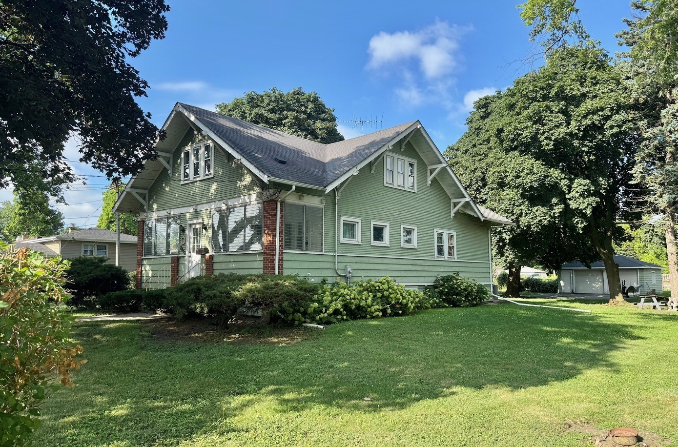2858 CURTIS Street, Des Plaines, IL 60018