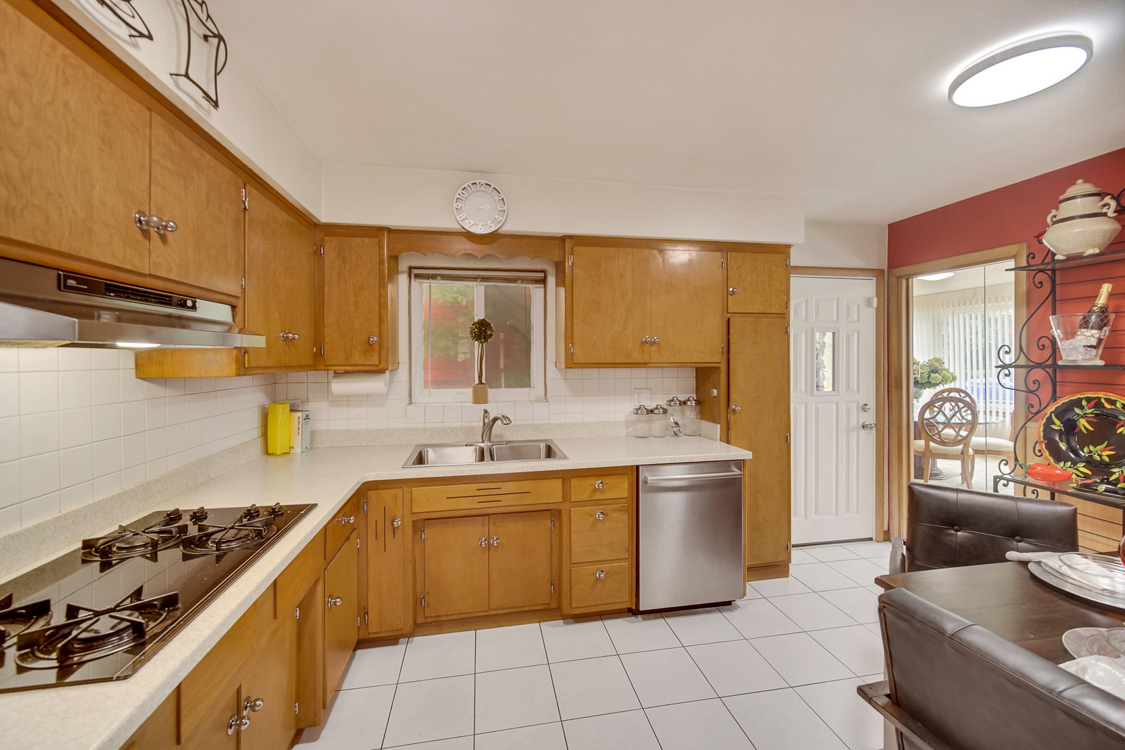 9242 S Constance Avenue, Chicago, IL 60617
