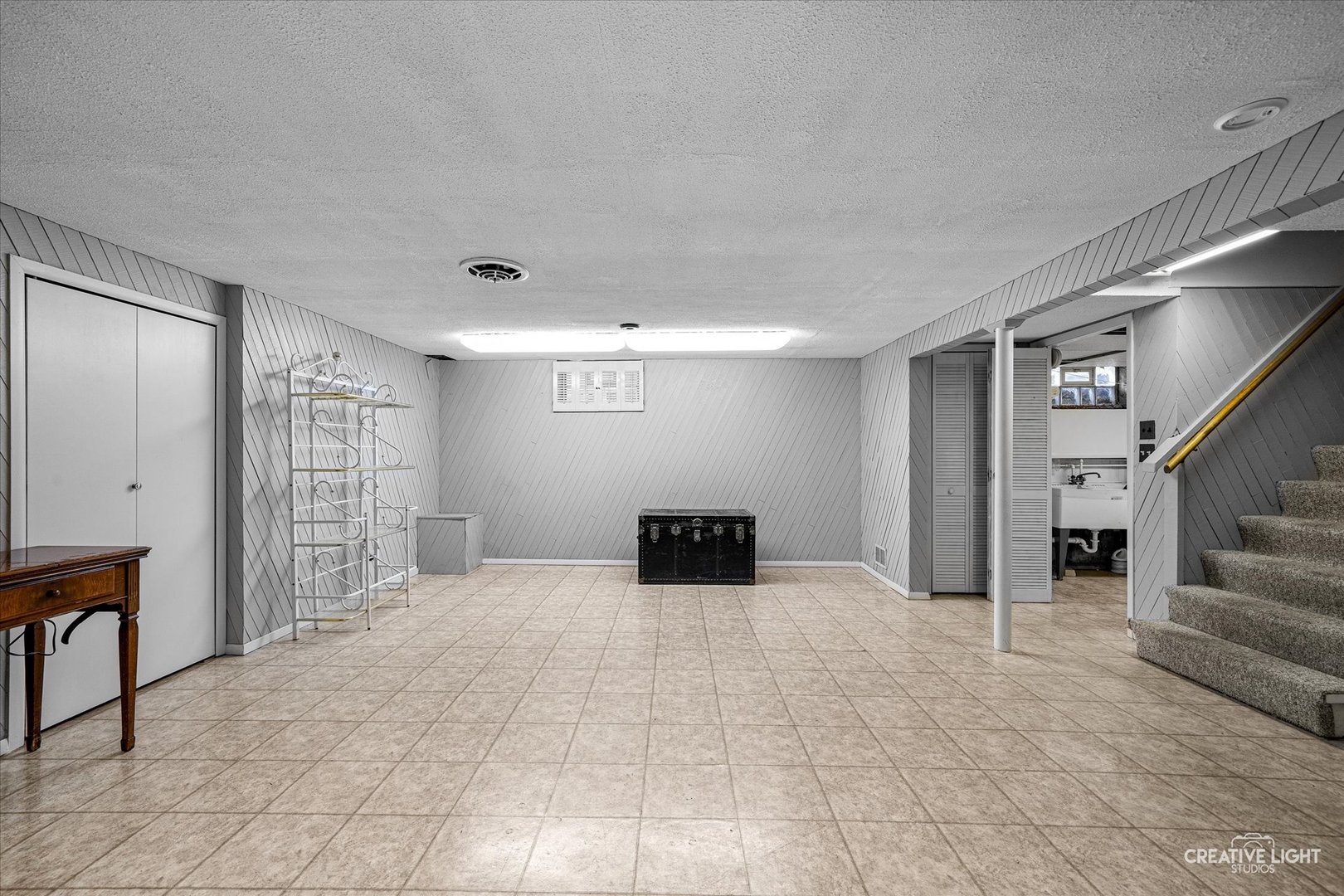 303 N Ardmore Avenue, Villa Park, IL 60181