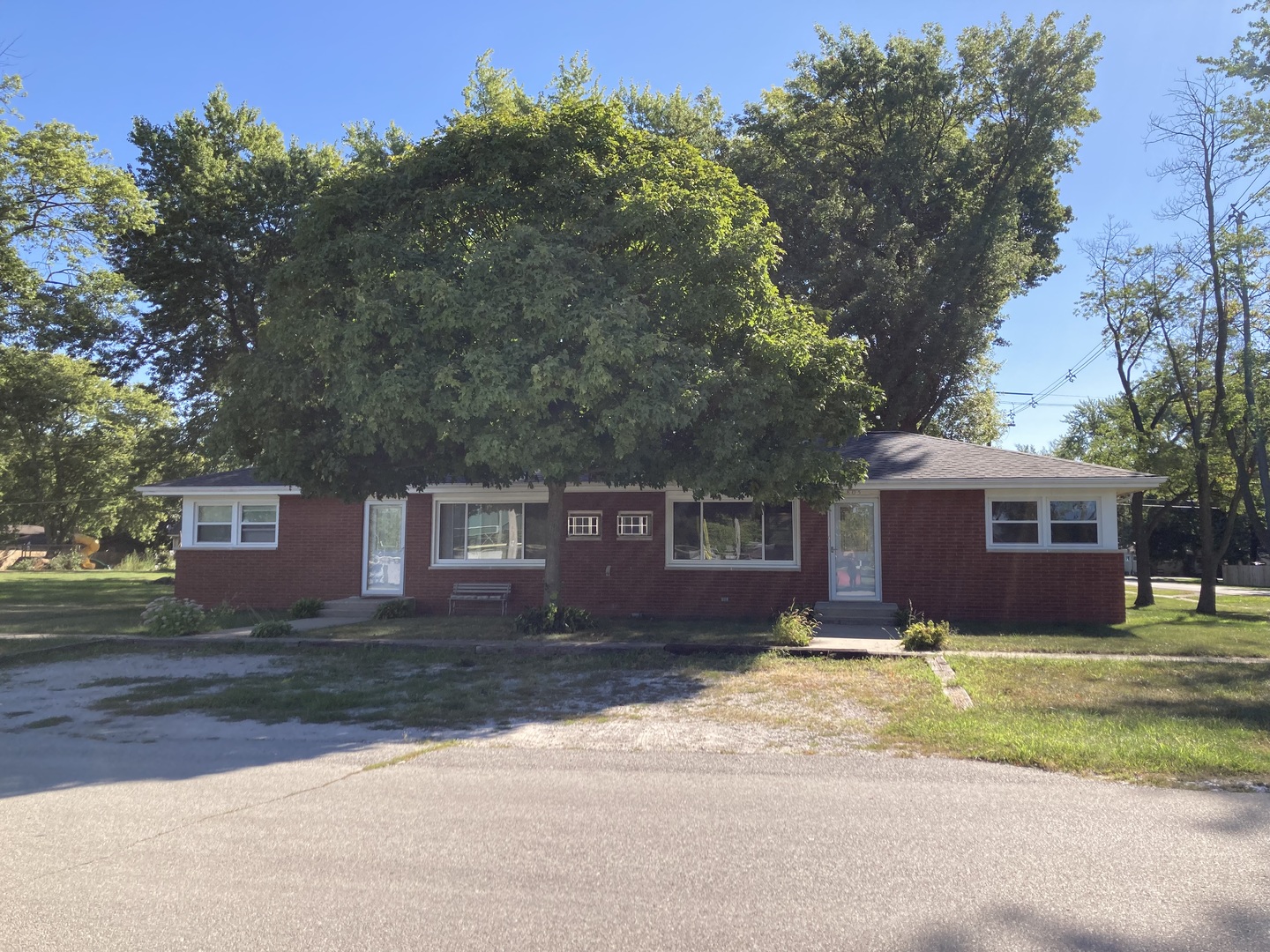 805-815 N 3rd Street, Carbon Hill, IL 60416