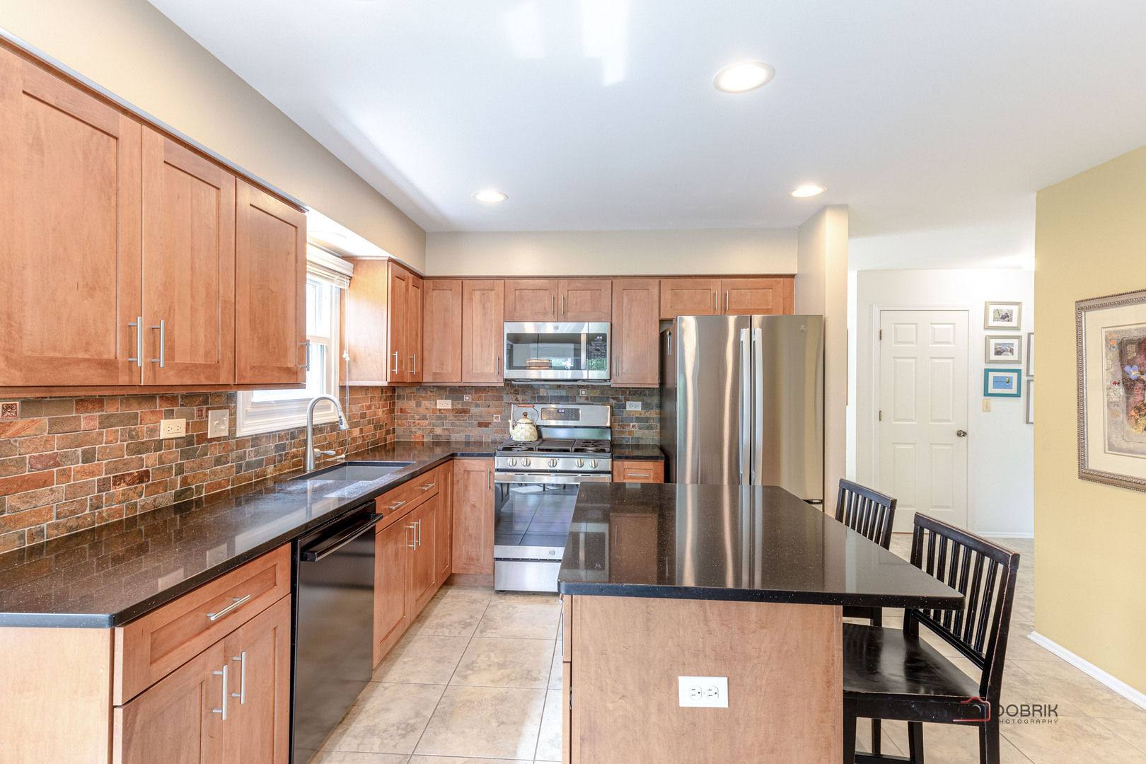 1425 Winston Drive, Buffalo Grove, IL 60089