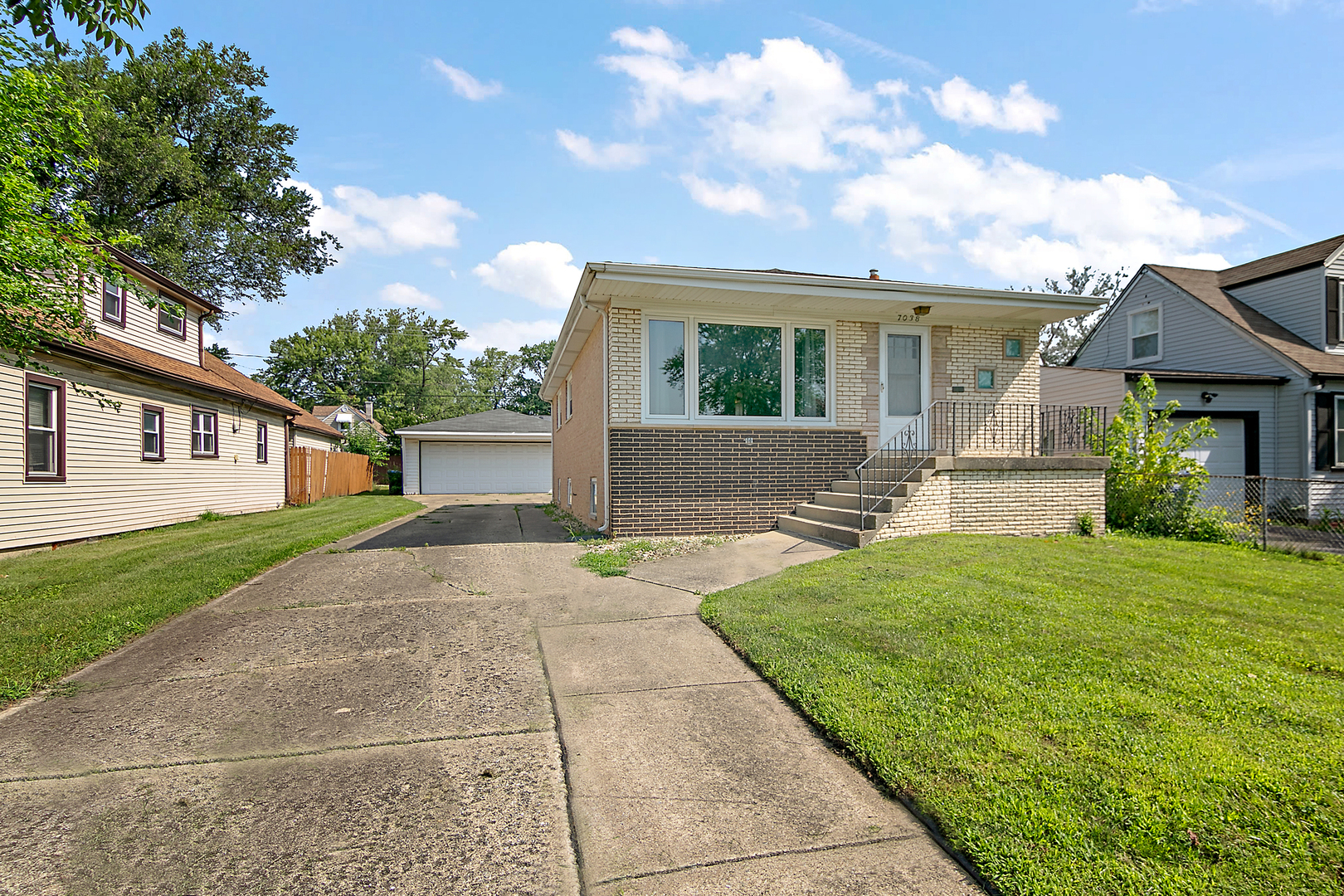 7038 W 114th Place, Worth, IL 60482