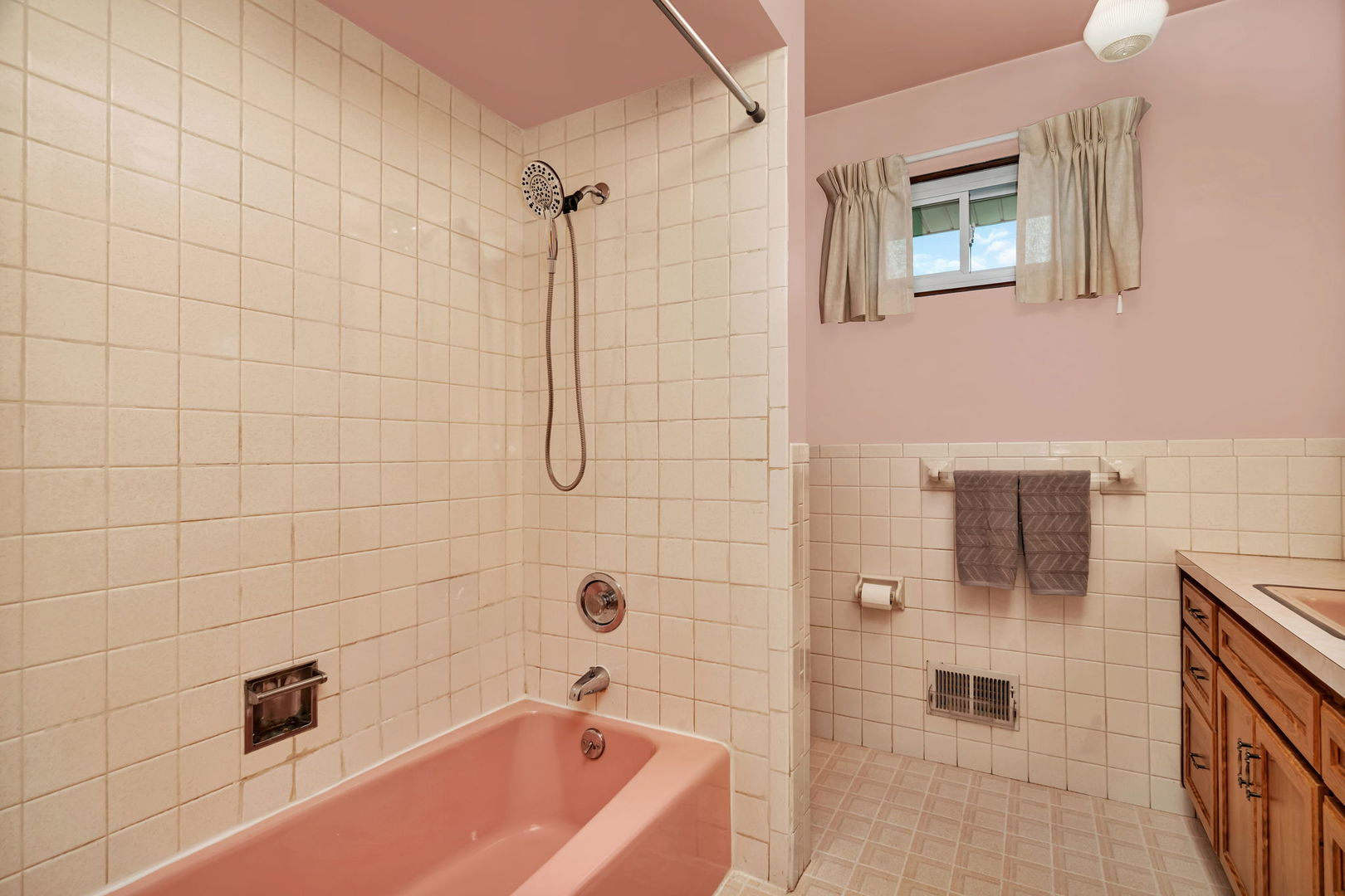 1308 Hosmer Street, Joliet, IL 60435