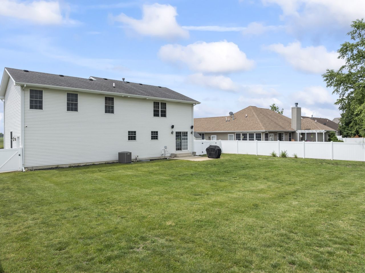 925 MAGNOLIA Drive, Bourbonnais, IL 60914