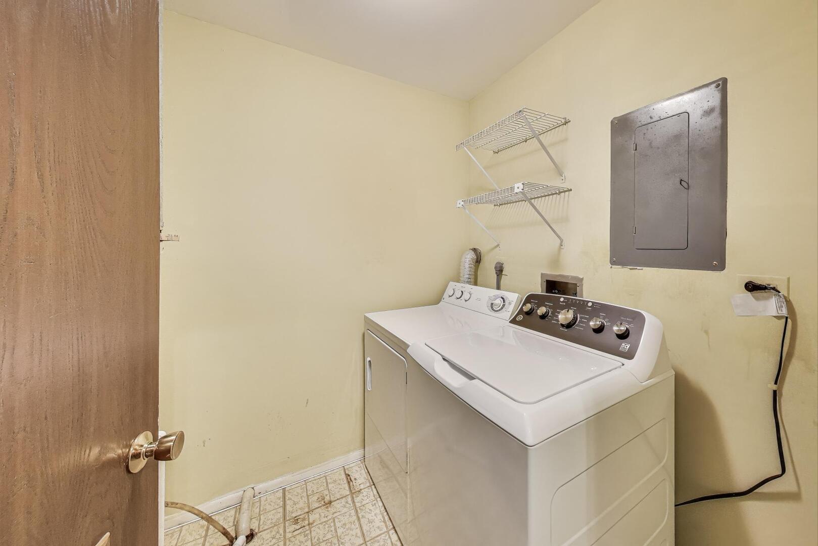 131 E Winchester Road #A, Libertyville, IL 60048