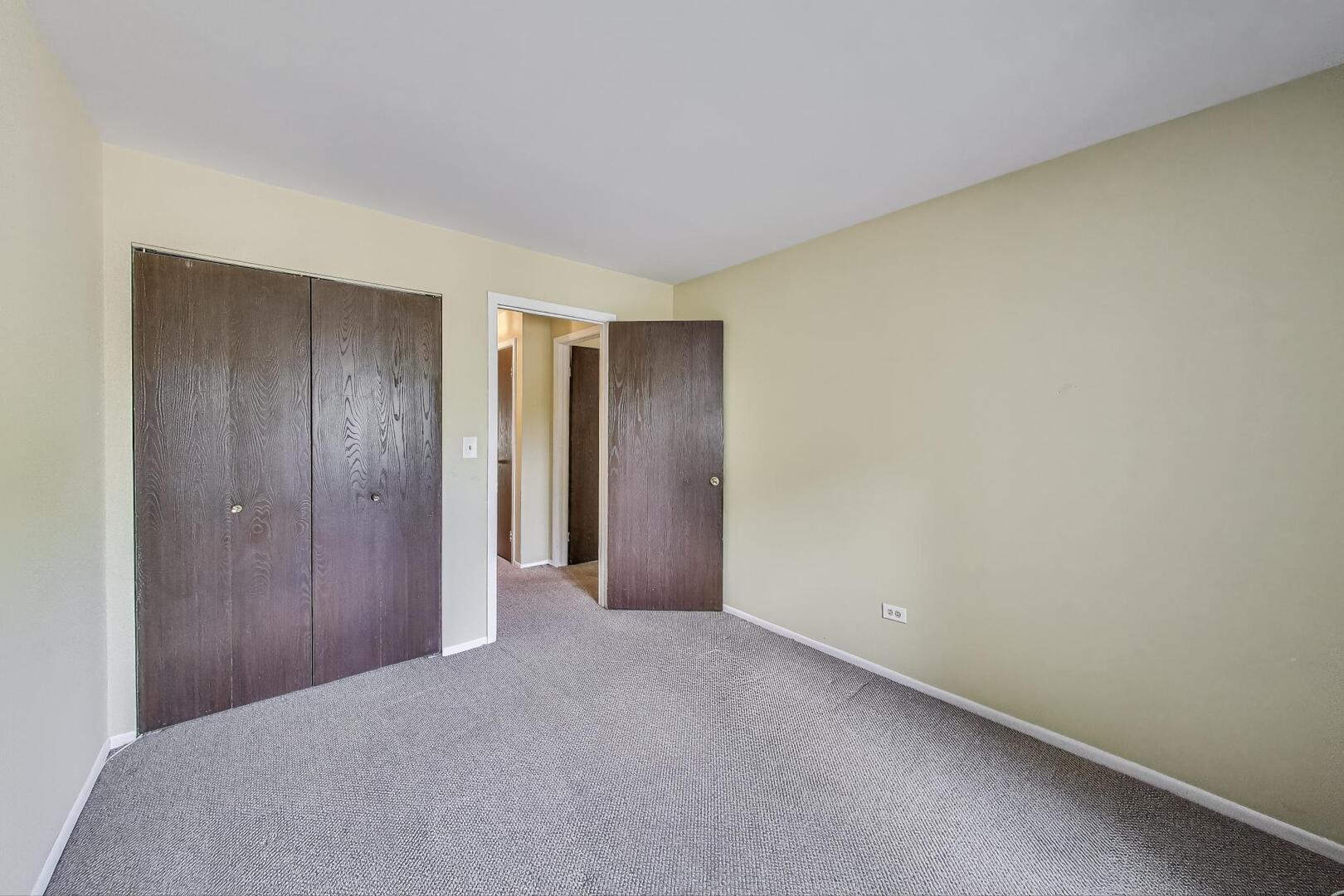 131 E Winchester Road #A, Libertyville, IL 60048