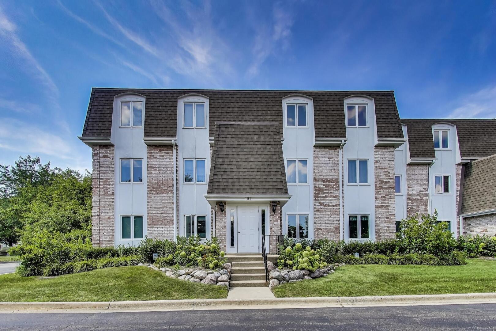 131 E Winchester Road #A, Libertyville, IL 60048