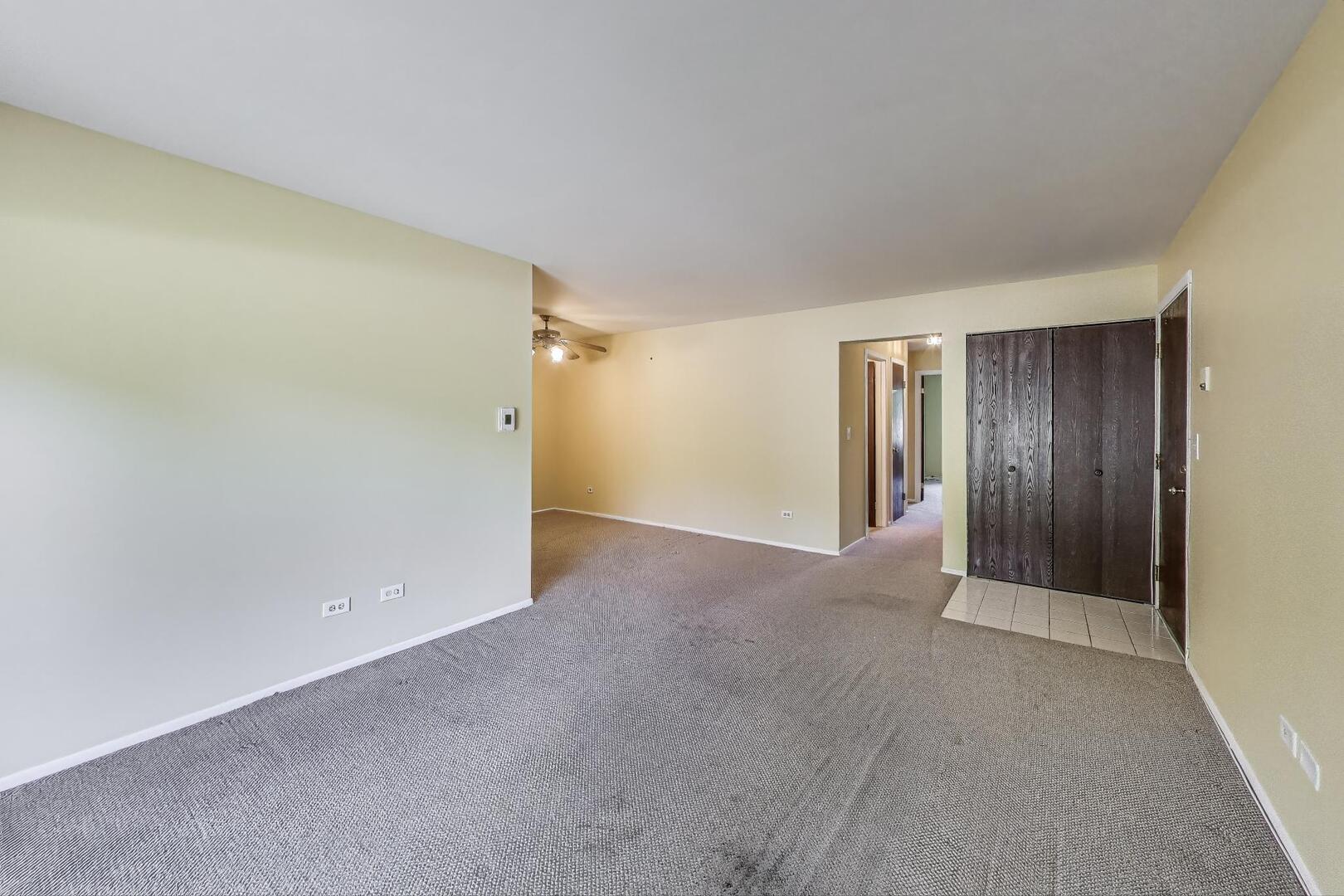 131 E Winchester Road #A, Libertyville, IL 60048