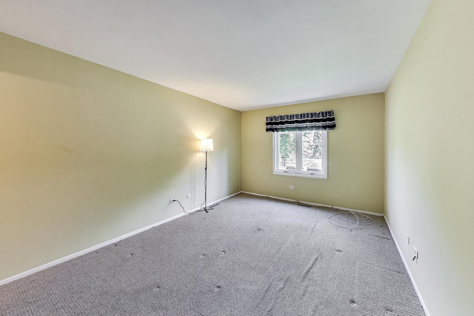 131 E Winchester Road #A, Libertyville, IL 60048