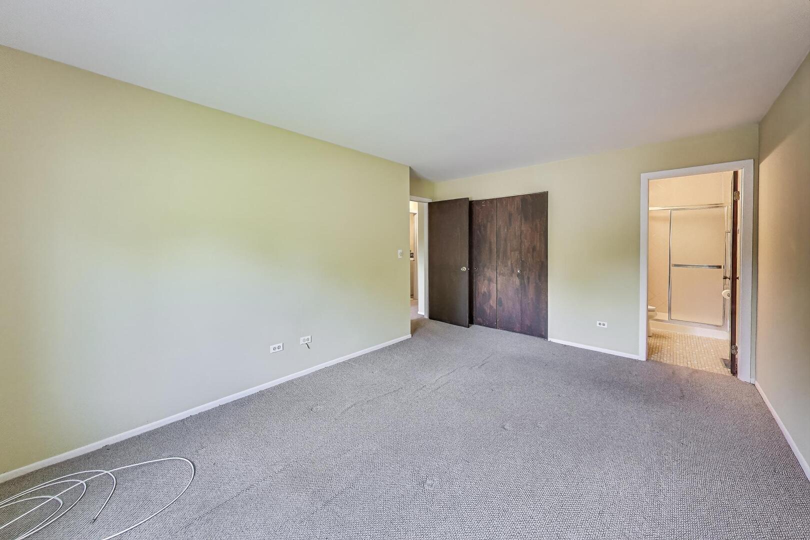131 E Winchester Road #A, Libertyville, IL 60048